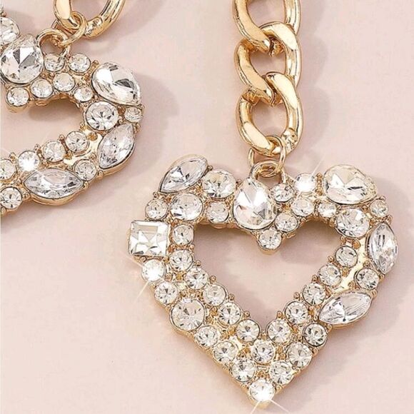 GoldĀ ChaināRhinestoneāHeartāDropāEarrings - Picture 4 of 5